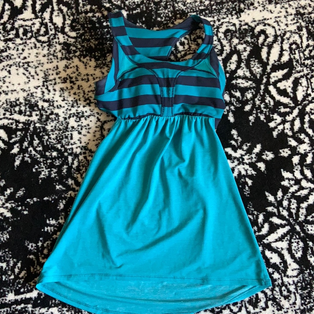 Lululemon tank with built in bra. Size 4